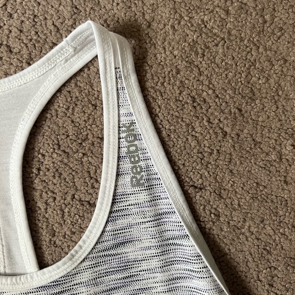 XS Women’s Reebok Tank Top - Picture 2 of 3